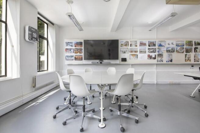 OFFICE 11.jpg