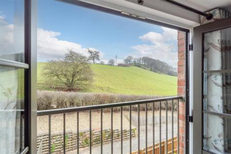 9,Woodston Oast House, Tenbury Wells, Worcestershire, WR15 8JG