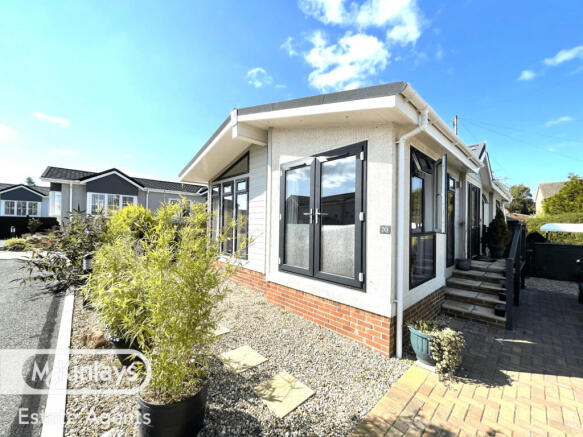 2 BEDROOM PARK HOME FOR SALE
