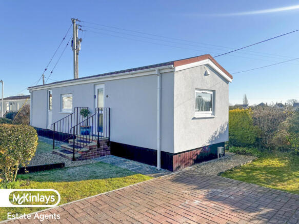 1 BEDROOM PARK HOME IN HENLADE