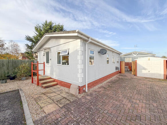 2 Bedroom Park Home for Sale