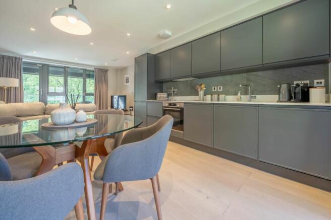 OPEN PLAN LIVING AREA