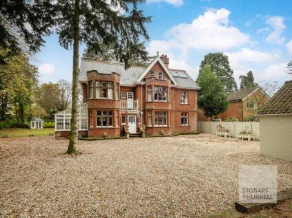 Avenue House, Staitheway Road, Wroxham, Norfolk