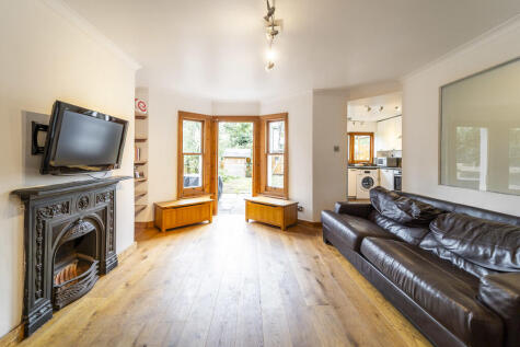 Ferme Park Road, Crouch End N8