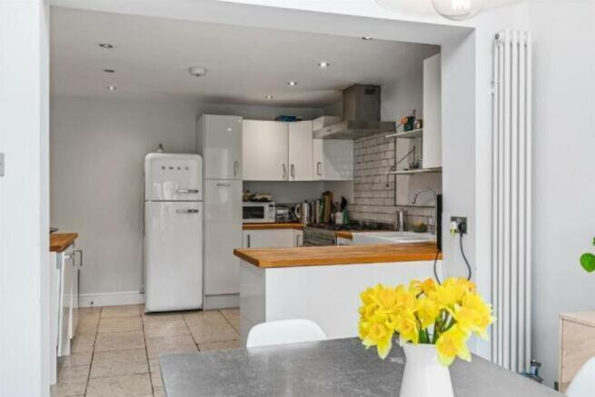 125020_MAL1203180...