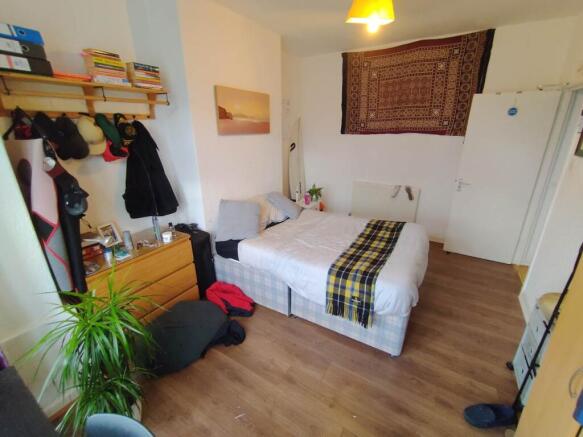 Bedroom 1 (2)