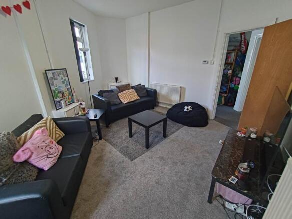 Living room (2)