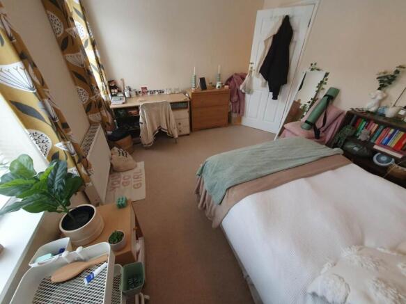 First Floor Front Be