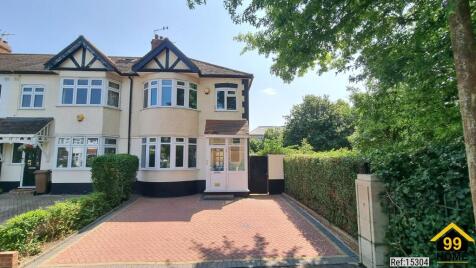 Waverley Avenue, London, Greater E4