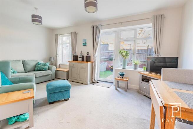 LOUNGE/KITCHEN DINER