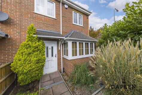 New North Road, Hainault