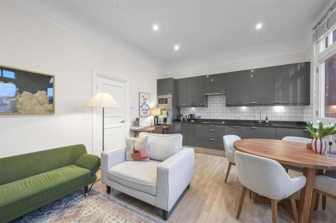 HIGH STREET 74,4.jpg