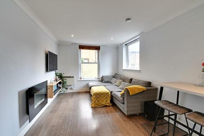 Lounge 1