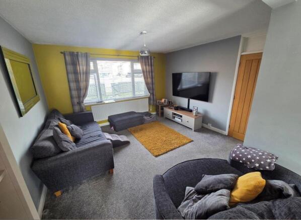 18 dovedale living room.JPG