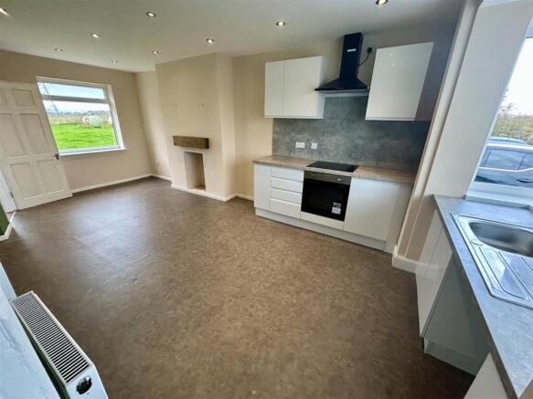 Open Plan Kitchen and Dining Room
