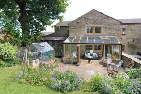 Brown Springs Lane, Oakworth, Keighley, BD22