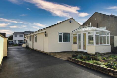 Redwood Close, Long Lee, Keighley, BD21