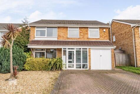Wollaton Road, Ferndown, BH22