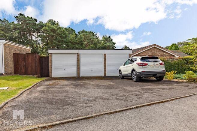 Garage in block