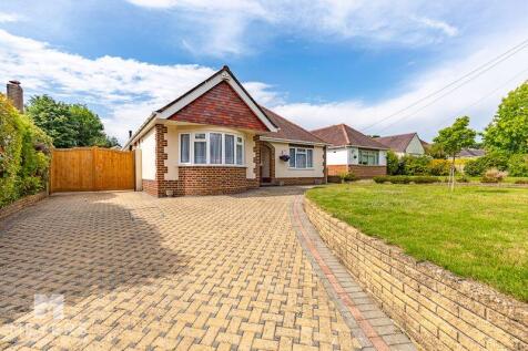 *NO CHAIN* Oak Close, Ferndown, BH22