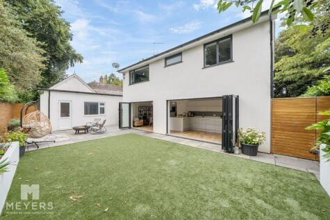 Highfield Road, Westmoors, BH22