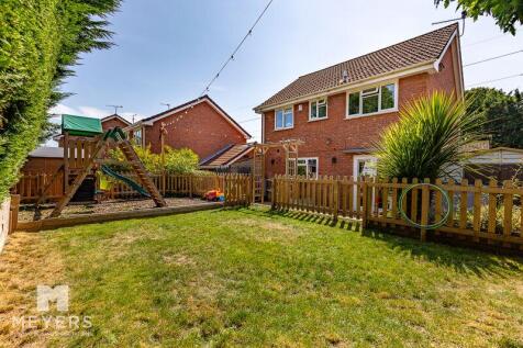 Buckthorn Close, Creekmoor, Poole, BH17