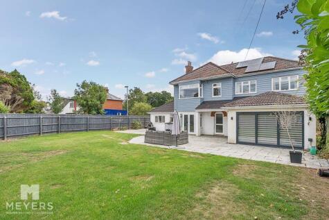 Ringwood Road, Ferndown