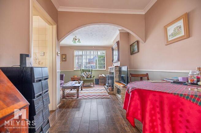 Diner Through Lounge