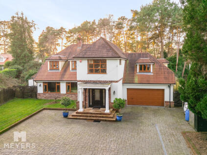 Golf Links Road, Ferndown, BH22 8
