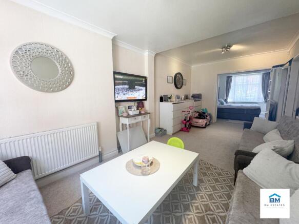 Sitting room facing e