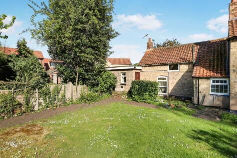 Beckside, Nettleham, Lincoln, Lincolnshire, LN2