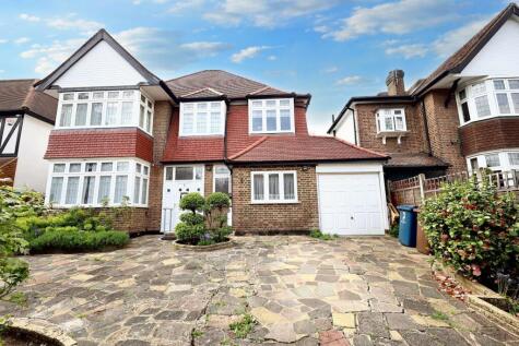 3 Dukes Avenue, Edgware, Middlesex, HA8 7RZ