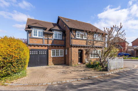 Chatfield Drive, Merrow Park, GU4