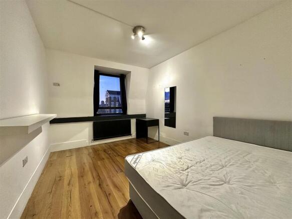 Room 1 pic 2.jpg