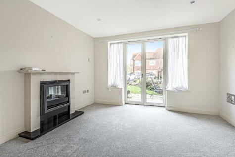 Yateley - 1 bedroom retirement property for sale