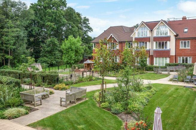  Landscaped gardens with seating