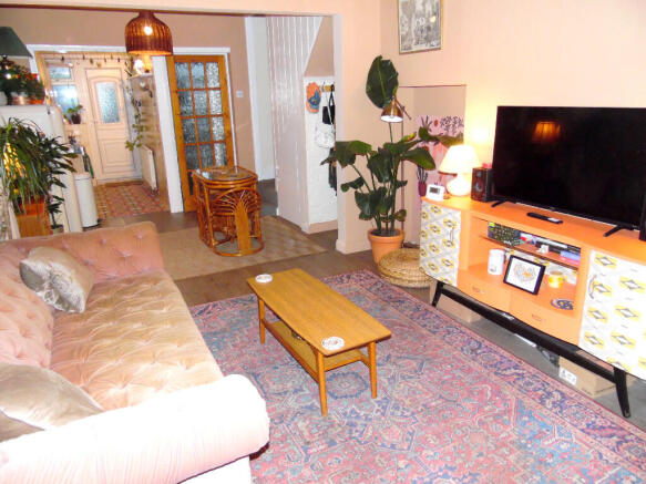 LOUNGE/DINER