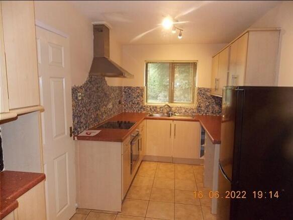 7 Gregory CI 16.6.22 Kitchen (1)