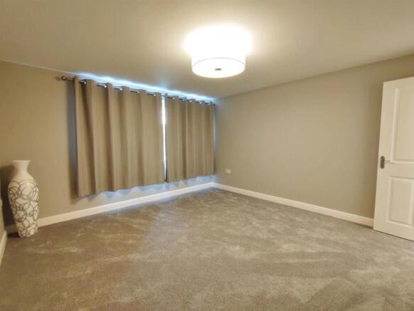 Lounge 1