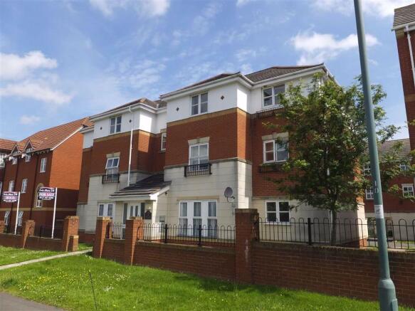 2 Bedroom Flat To Rent In Hallen Close Emersons Green Bristol BS16