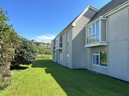 Perranporth - 2 bedroom apartment for sale