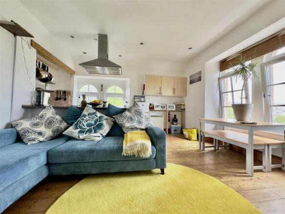 LIVING ROOM II.jpeg