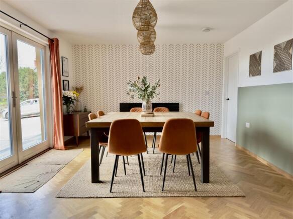 DINING ROOM II.jpeg
