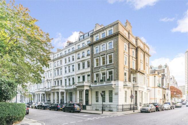 1 bedroom flat for sale in Cornwall Gardens, London, SW7, SW7