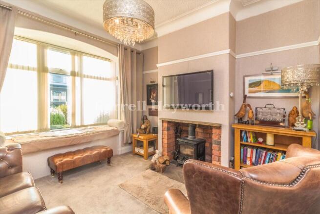 Lounge image 2