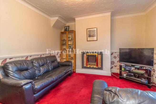 Lounge image 2