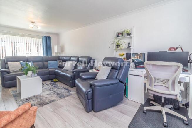 Lounge image 2