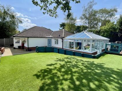 Albert Road, Corfe Mullen