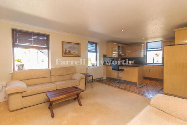 Lounge image 3