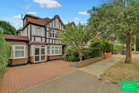 Abbots Gardens, London, N2